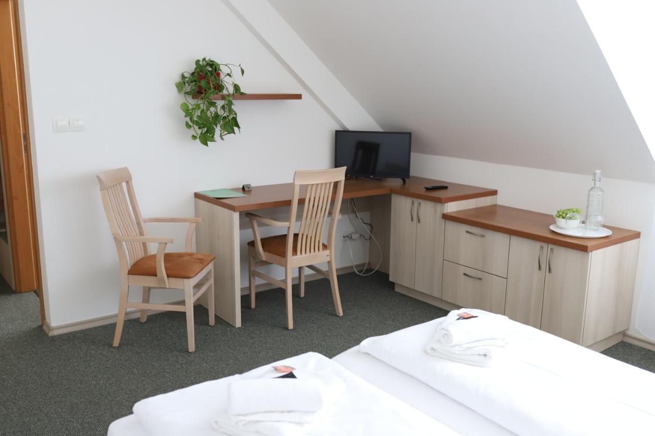 Tisnovska Rychta Hotel Ngoại thất bức ảnh